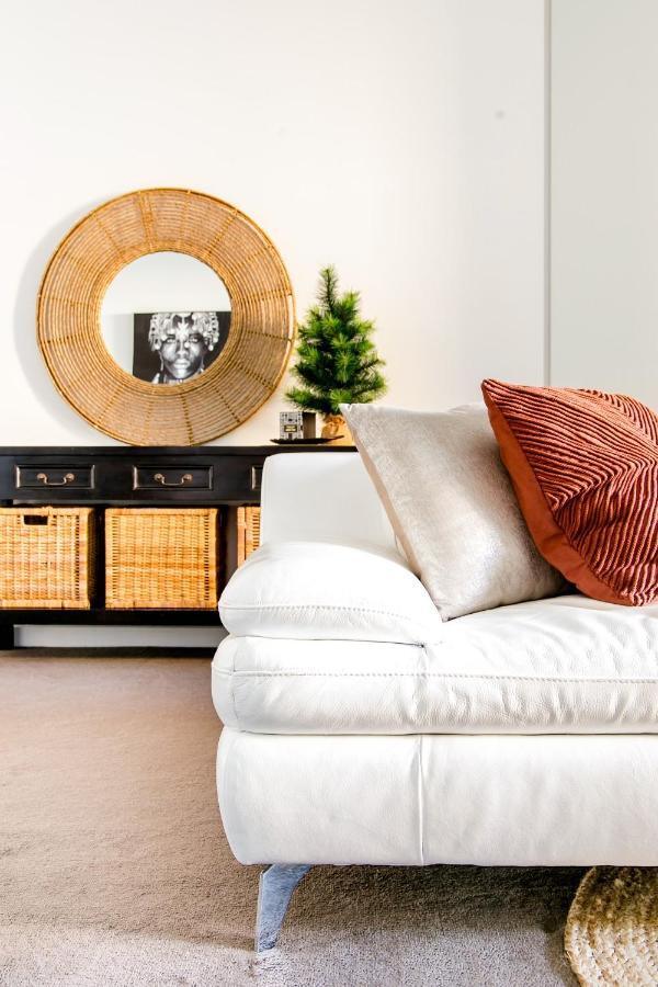 Lux 2Br Apt On Hindmarsh Sq-Pool-Gym-Sauna-Parking Adelaide Ngoại thất bức ảnh